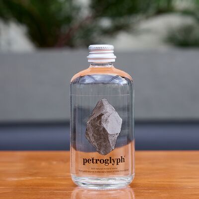 Вода Petroglyph в Warehouse по цене 450 ₽