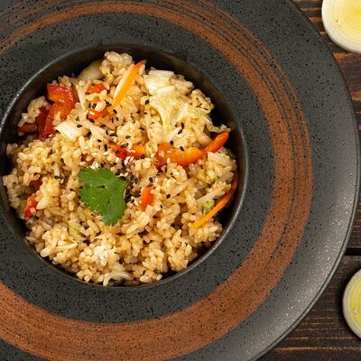 Вок с жареным рисом и овощами в Огохого по цене 320 ₽