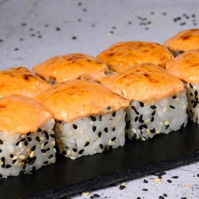 Калифорния в кунжуте сяке хот в Суши Мастер по цене 279 ₽