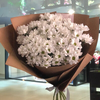 Букет из кустовой хризантемы в ФАБРИКА БУКЕТОВ по цене 33000 ₽