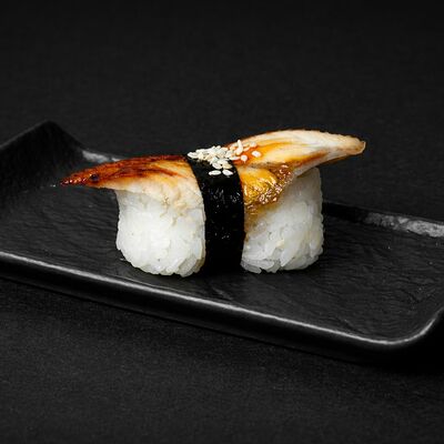 Суши Угорь в Arts - food по цене 185 ₽