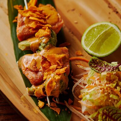 Кусияки с лососемв Рамен с уткой по цене 920 ₽