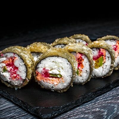 Tempura roll лосось в Sushi Shop Company по цене 399 ₽