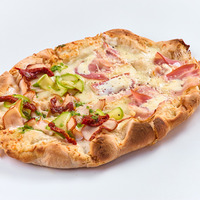 Микс пицца Бекон маскарпоне и Чикен песто L в Crispy Pizza