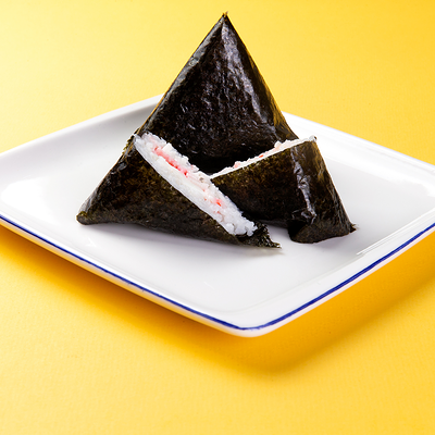 Онигири с крабом и тобико в Handy Place по цене 195 ₽