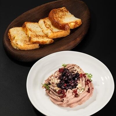 Паштет с бриошью и черной смородиной в Culture по цене 550 ₽