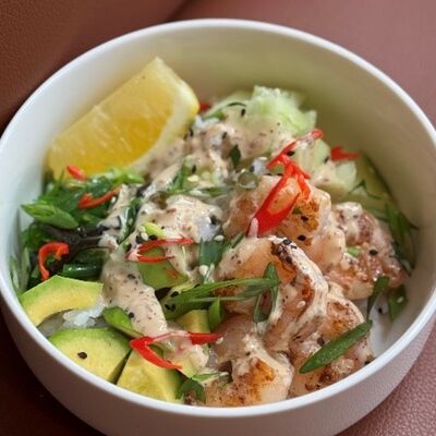 Боул с рисом, чукой и креветками в Какао'мама по цене 740 ₽