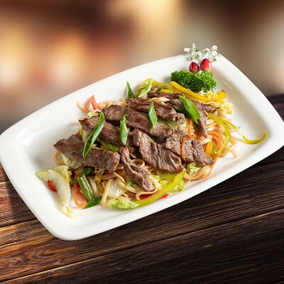 Яки-удон лапша с говядиной в Суши Рай по цене 599 ₽