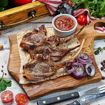 Набор шашлыков из каре баранины в Ананури по цене 5250 ₽