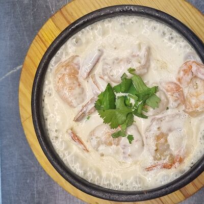 Креветки в соусе Чкмерски в Sololaki по цене 650 ₽