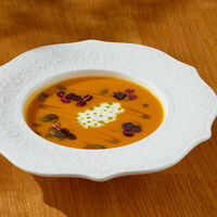 Крем-суп тыквенный со страчателлой в River