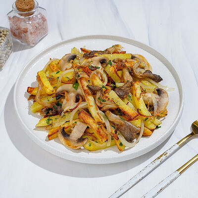 Картофель жареный с грибами в Магбургер & Братья Караваевы по цене 189