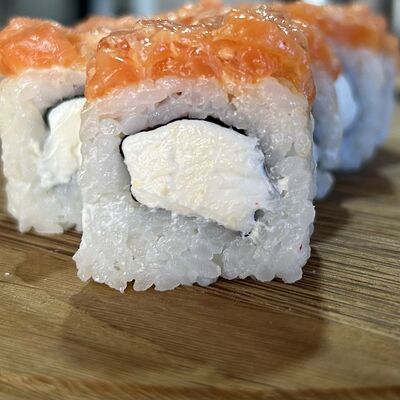 Ролл с рубленым лососем в ГансРолл по цене 635 ₽