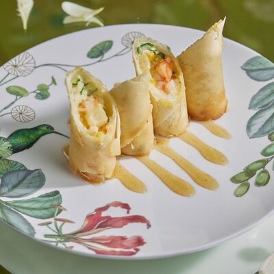 Весенние роллы с манго в Turandot по цене 1600 ₽