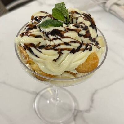 Крокембуш в ALEX ROYAL RESTAURANT по цене 420 ₽