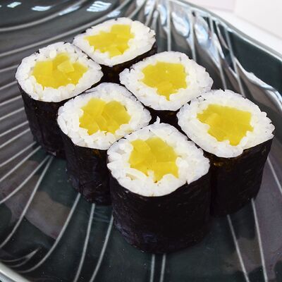 Ролл с дайконом в Держи рыбу по цене 300 ₽