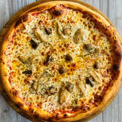 Пицца Курица и грибы в Перчим & солим по цене 590 ₽