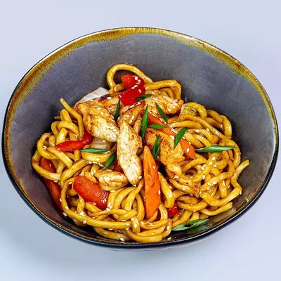 Вок с курицей в терияки соусе в Edoo по цене 425 ₽