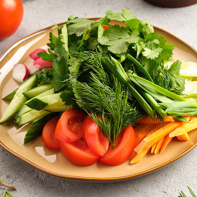 Ассорти зелени и овощей в Грузина Мама по цене 550 ₽