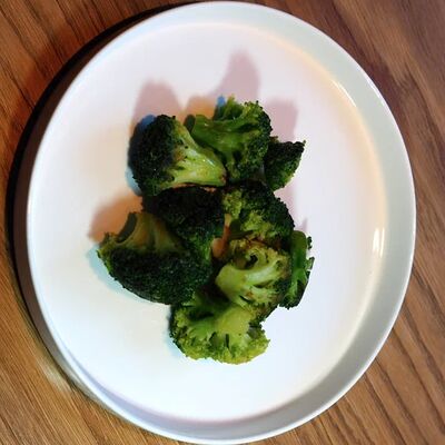 Брокколи с чеснокомв Massimo по цене 220 ₽