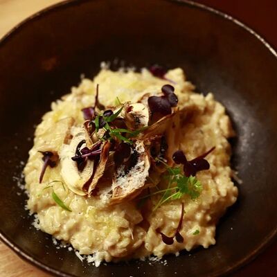 Белые грибы с хрустящими вешенками в Vivezza по цене 1150 ₽