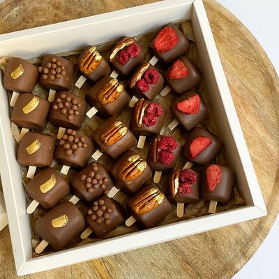 Бананы в шоколаде Анже большой в Клубника по цене 4990 ₽