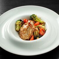 Стейк из курицы с брокколи в Бк первый