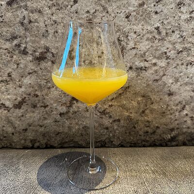 Свежевыжатый апельсиновый сок в Folk по цене 520 ₽