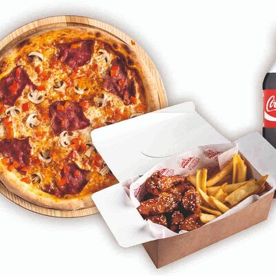 Пицца с беконом и крылышки BBQ в Pizza Solo по цене 4399 ₸