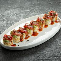 Татаки тунец с авокадо и соусом сладкий чили в Ikigai