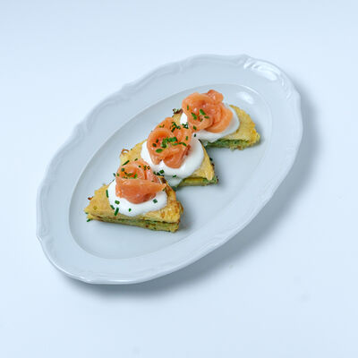 Драники с лососем и сметаной в TOAST CAFE по цене 715 ₽