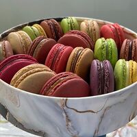 Пирожные Макарон в подарочной упаковке в Bottoni macaron