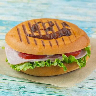 Панини с ветчиной в Синнабон по цене 425 ₽