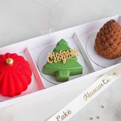 Набор муссовых пирожных на Новый год в Мамин Cake по цене 1800 ₽