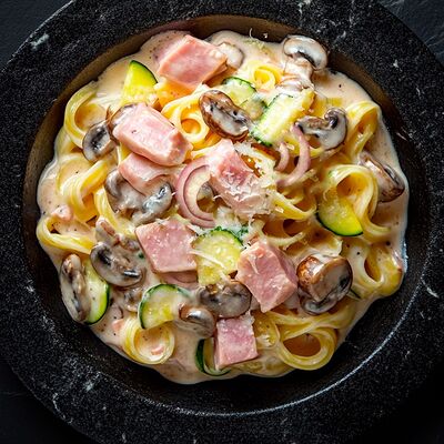 Паста с ветчиной и грибами в Суши мастер по цене 709 ₽