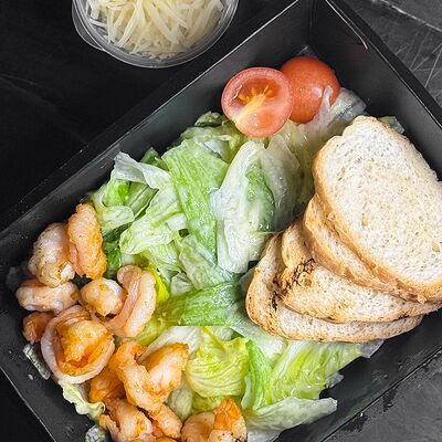 Цезарь с креветками в Крылья по цене 590 ₽