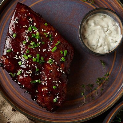 Свиные ребра в соусе в ассортиментев Липа гастробар по цене 700 ₽