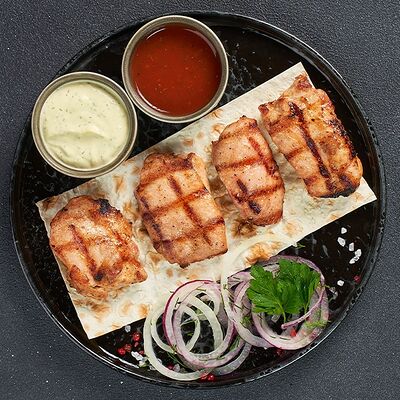 Шашлык из куриного бедра в Lafa Lounge по цене 580 ₽