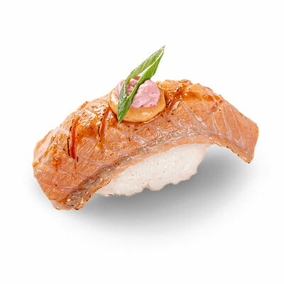 Нигири с Опаленным Лососем в Некруглая пицца и роллы по цене 198 ₽