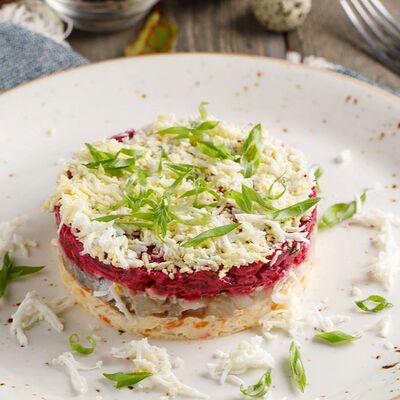 Сельдь под шубой в Охота на Енота по цене 400 ₽