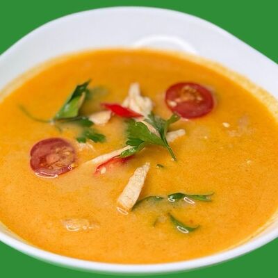 Суп Том-ям с куриным филе в Панда бао по цене 470 ₽