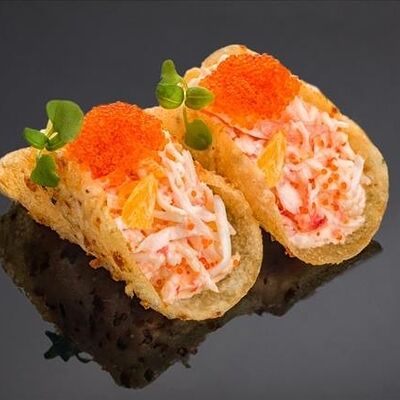 Тако с камчатским крабом, апельсином и соусом спайси в Bluefin по цене 1380 ₽