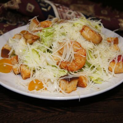 Салат Цезарь с креветками в FastШашлык и Хинкали по цене 550 ₽