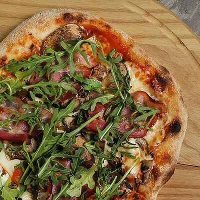 Пиццетта Грибная с беконом в FRIENDLOUNGE по цене 520 ₽