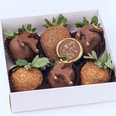 Набор с оленями из клубники в шоколаде №50 в Клубникисс по цене 2350 ₽