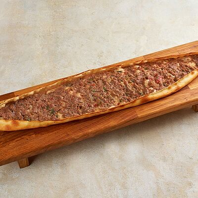 Пиде с фаршем в Pera по цене 600 ₽