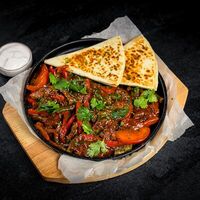 Фахитос в Баснями не кормим