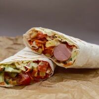 Шаурма с сосисками на гриле в Шаурму пожалуйста