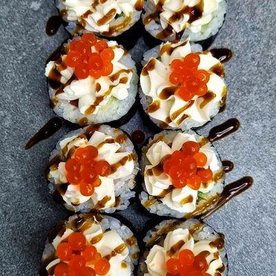 Ролл Татаки сяке-магуро в Sushitop по цене 570 ₽