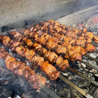 Шашлык из cвинoй шейки в Каракилис по цене 699 ₽
